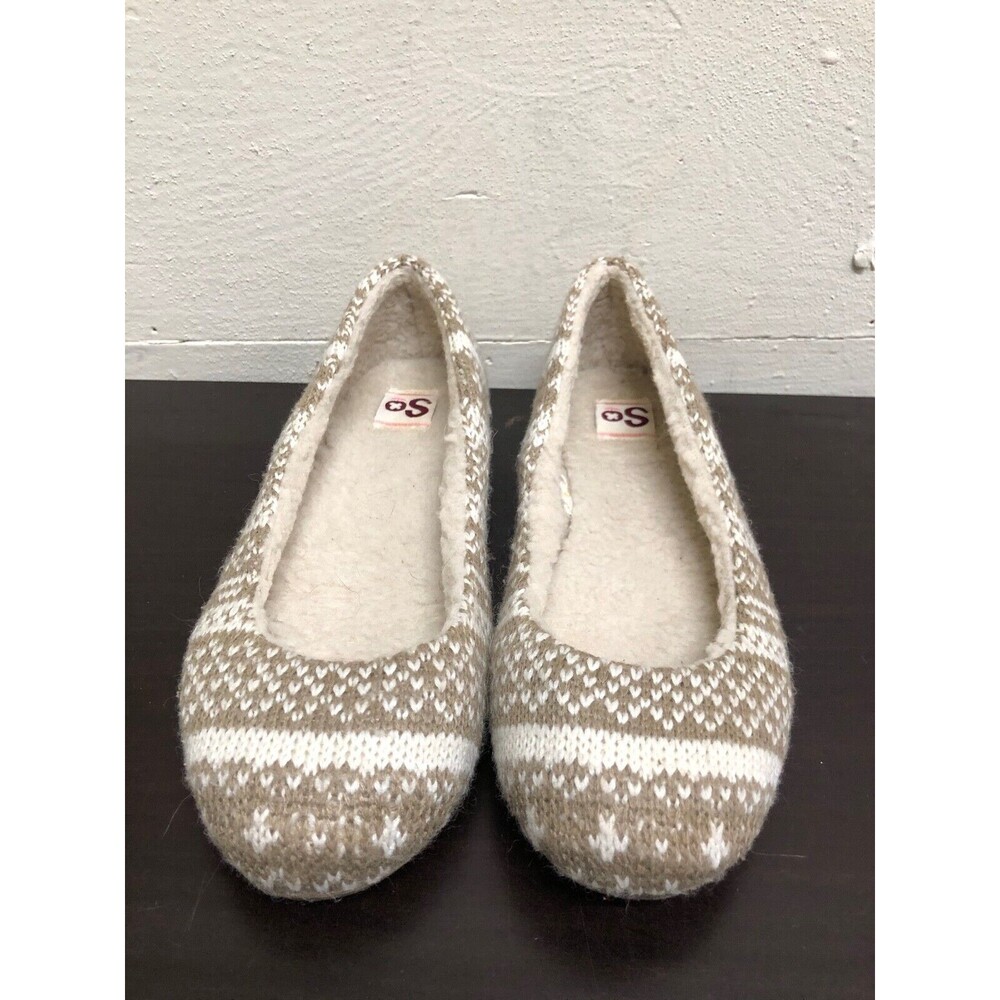 SO by Khol's Women textile upper/Faux Fur Lining Slippers -white/brown SZ US 7M